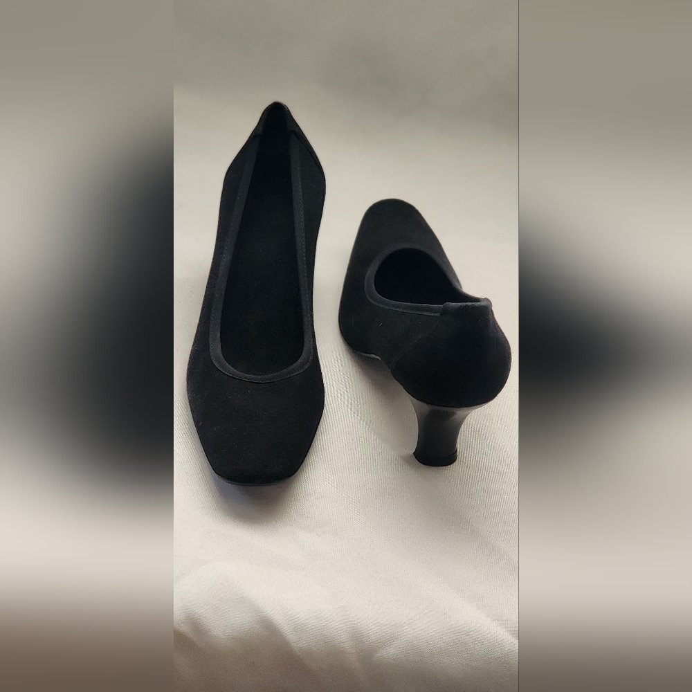 Stuart Weitzman pumps size 7